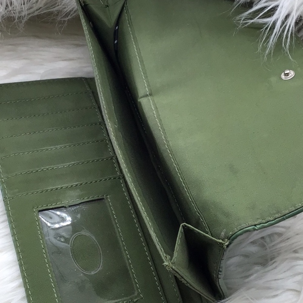 🌼3/$13🌼BUNDLE DEAL! Liz & Co Green Faux Croc Print Wallet - Picture 6 of 8